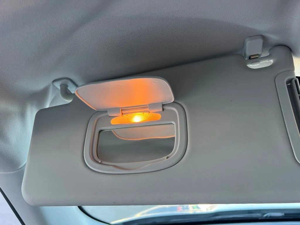 Used 2015 Silver Jeep Limited image 41