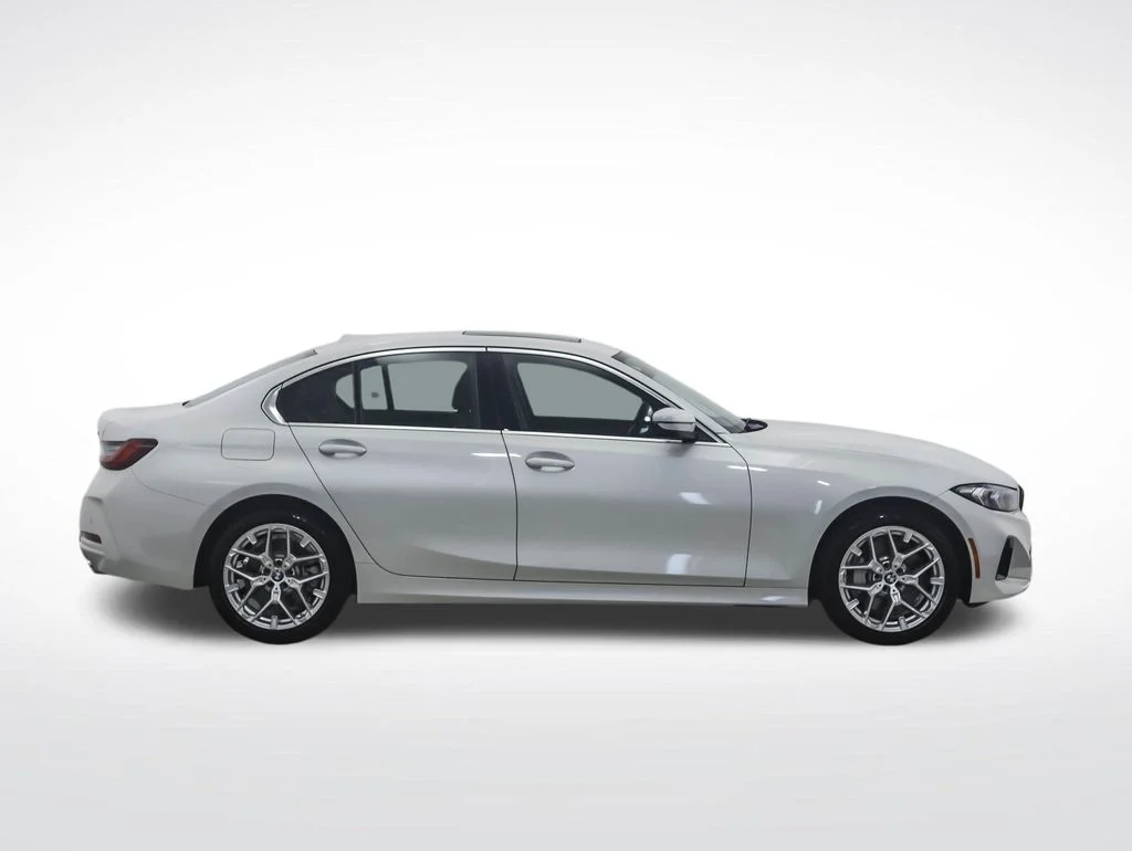 2025 BMW 3 Series 330i - Photo 6