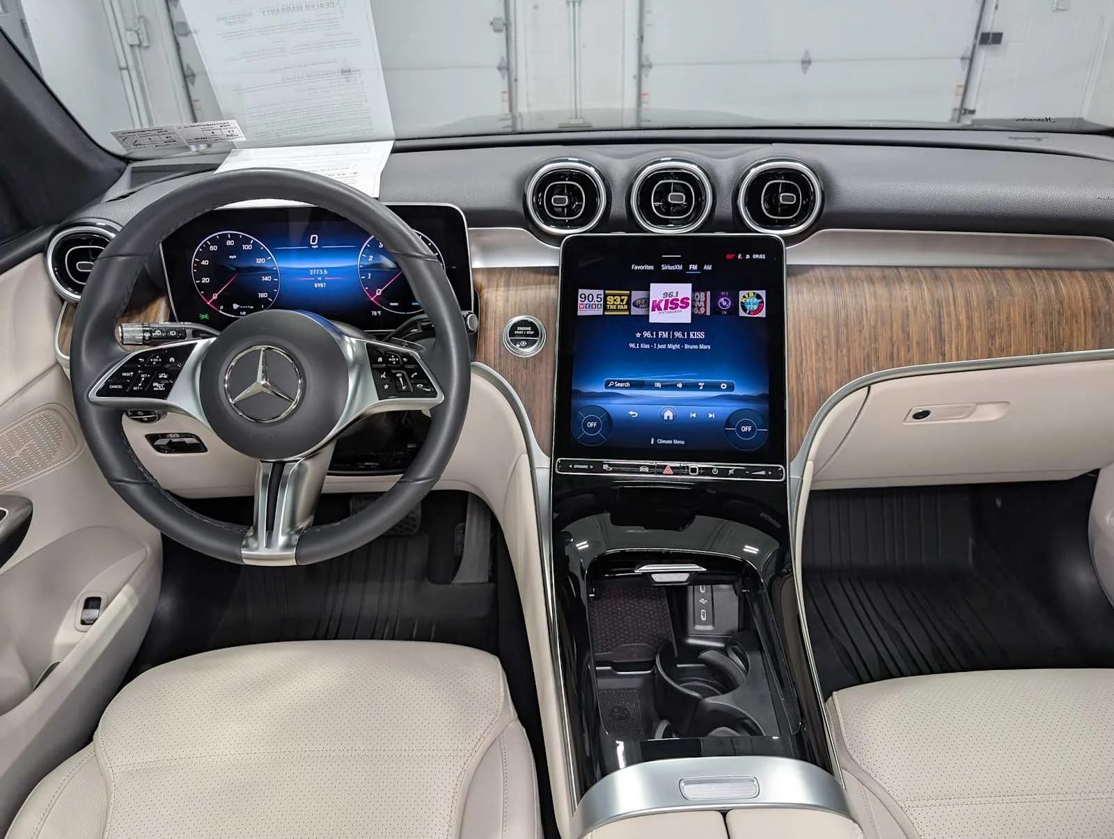 Used 2026  Mercedes-Benz GLC 300 image 18