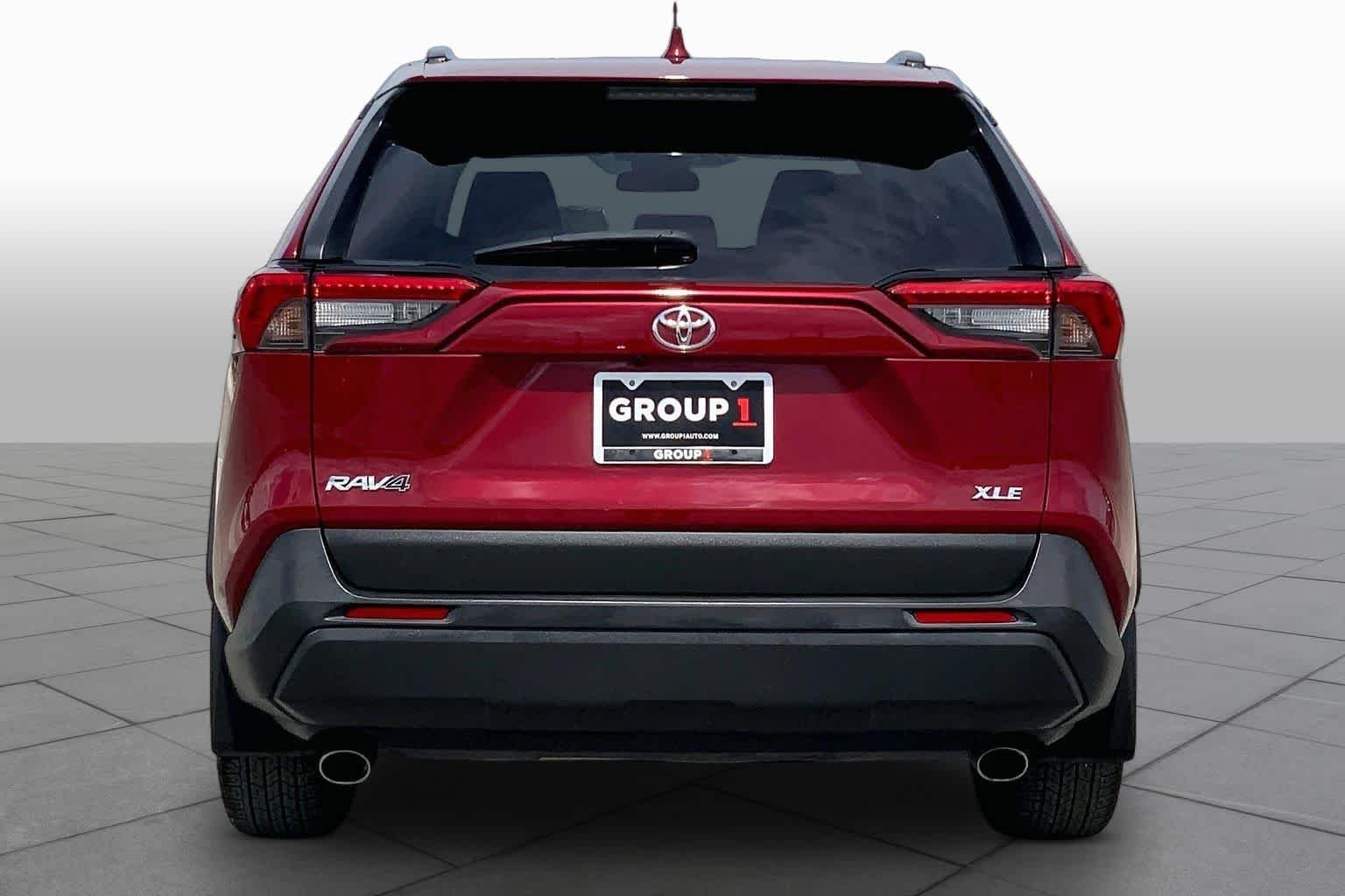 Used 2021 Ruby Flare Pearl Toyota XLE Premium image 5