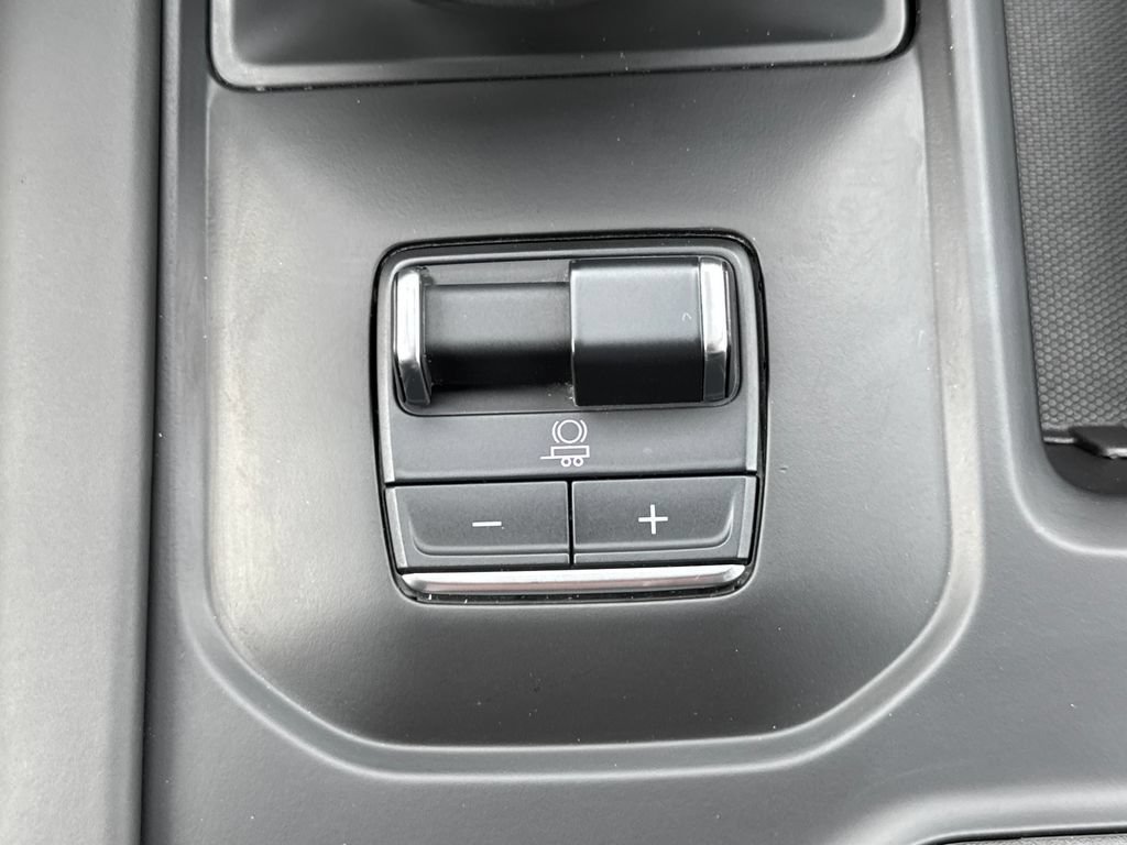 Used 2024 White Frost Tricoat GMC Denali Ultimate image 37