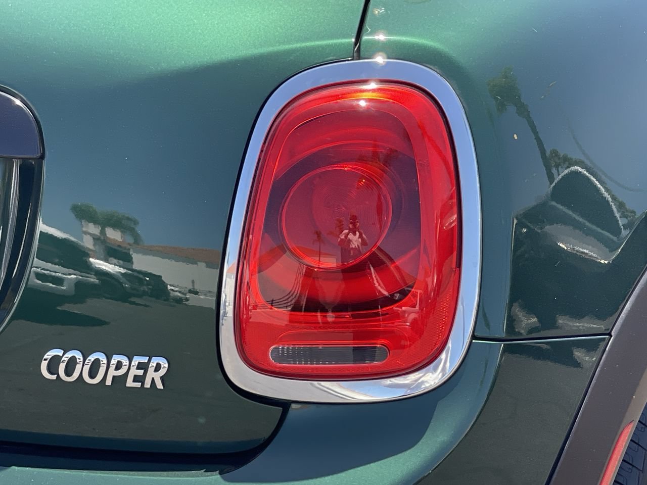 Used 2019 British Racing Green MINI Oxford Edition image 9
