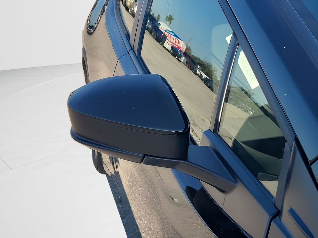 2026 Toyota Prius Plug-in Hybrid SE - Photo 21
