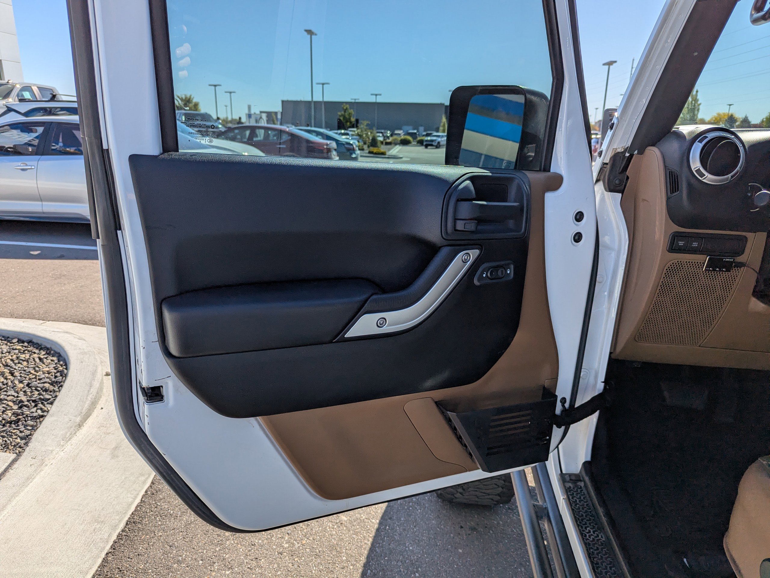 Used 2016 White Jeep Rubicon image 10