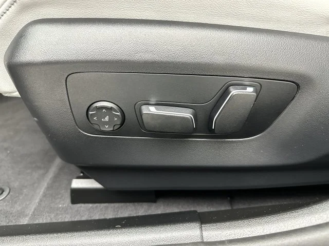 Used 2026  BMW Base image 12