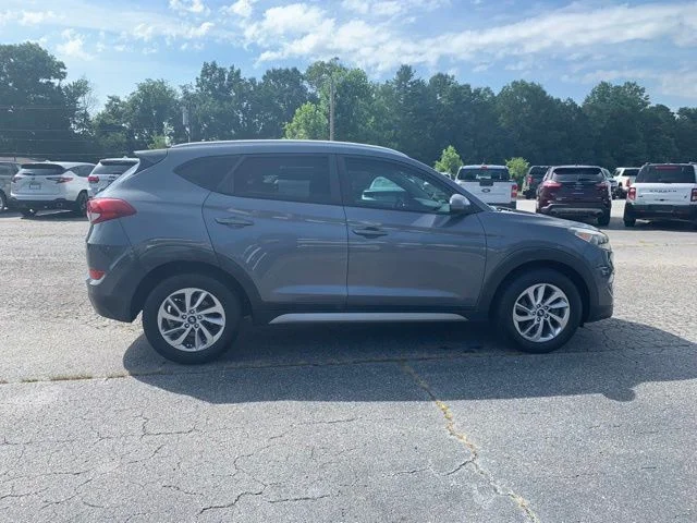 Used 2017 Gray Hyundai SE image 10