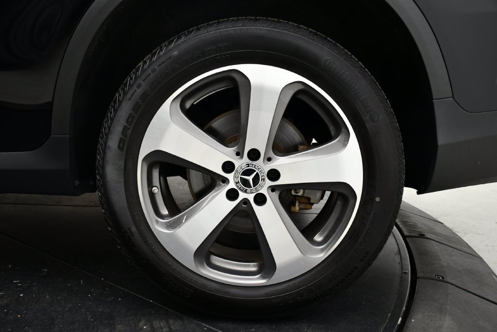 Certified Used 2022 Black Mercedes-Benz GLC 300 image 13
