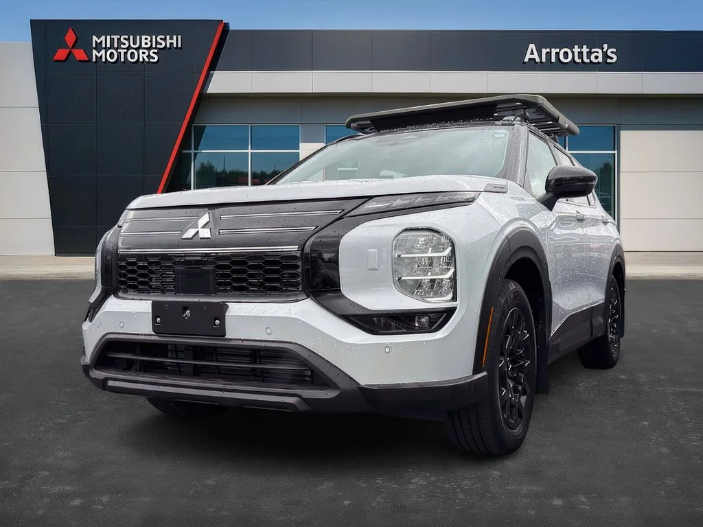 New 2026 White Diamond Mitsubishi LE image 29