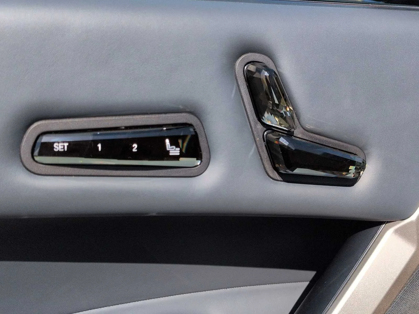 Certified Used 2023 Blue BMW M60 image 16