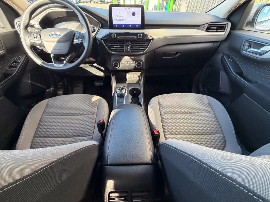 Used 2020 Silver Ford SE image 8
