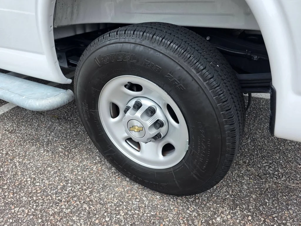 Used 2025 Summit White Chevrolet WT image 24