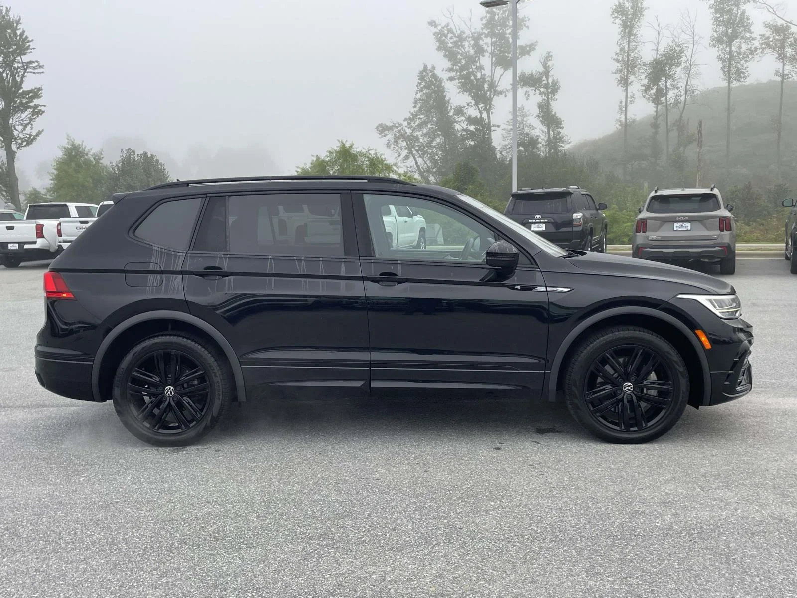 Used 2022 Deep Black Pearl Volkswagen SE R-Line Black image 29