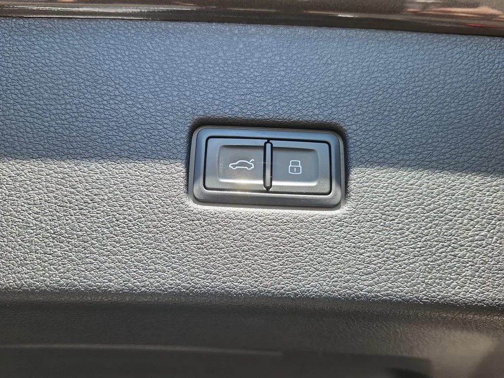 Used 2021 Gray Audi 55 Prestige image 12