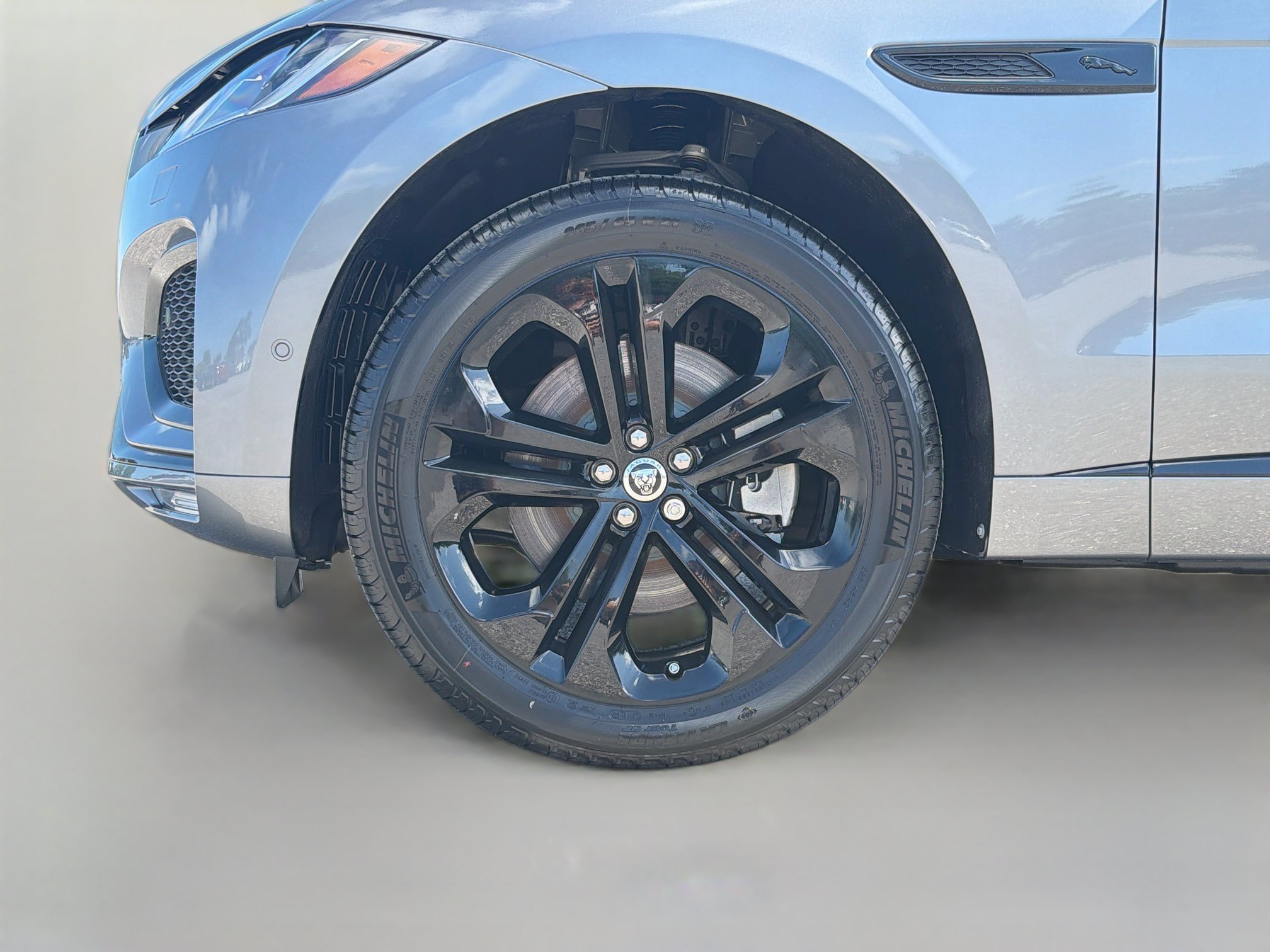 2026 Jaguar F-Pace R-Dynamic S - Photo 42