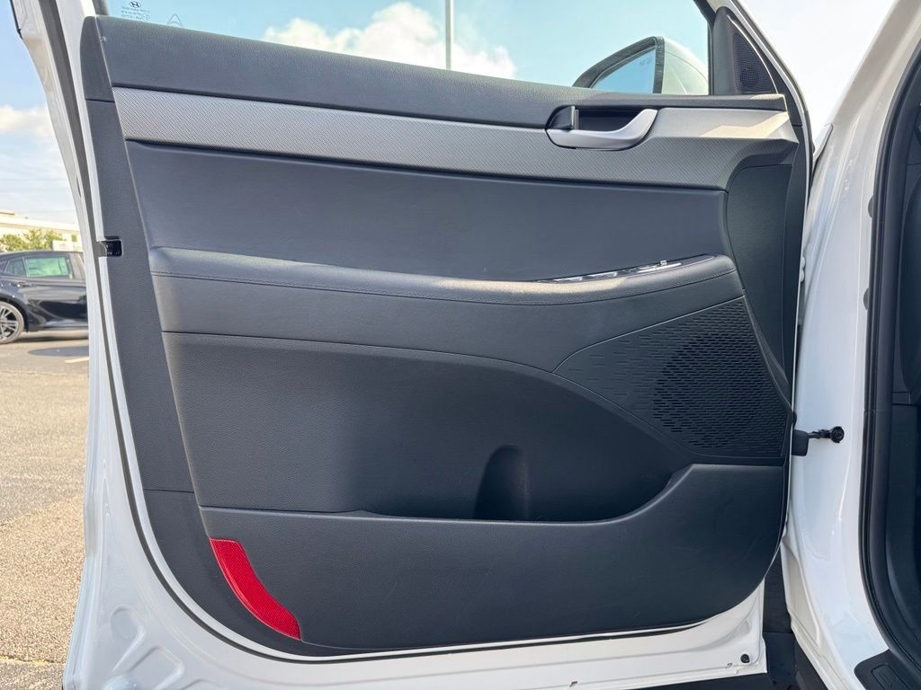 Used 2024 White Hyundai SEL image 14