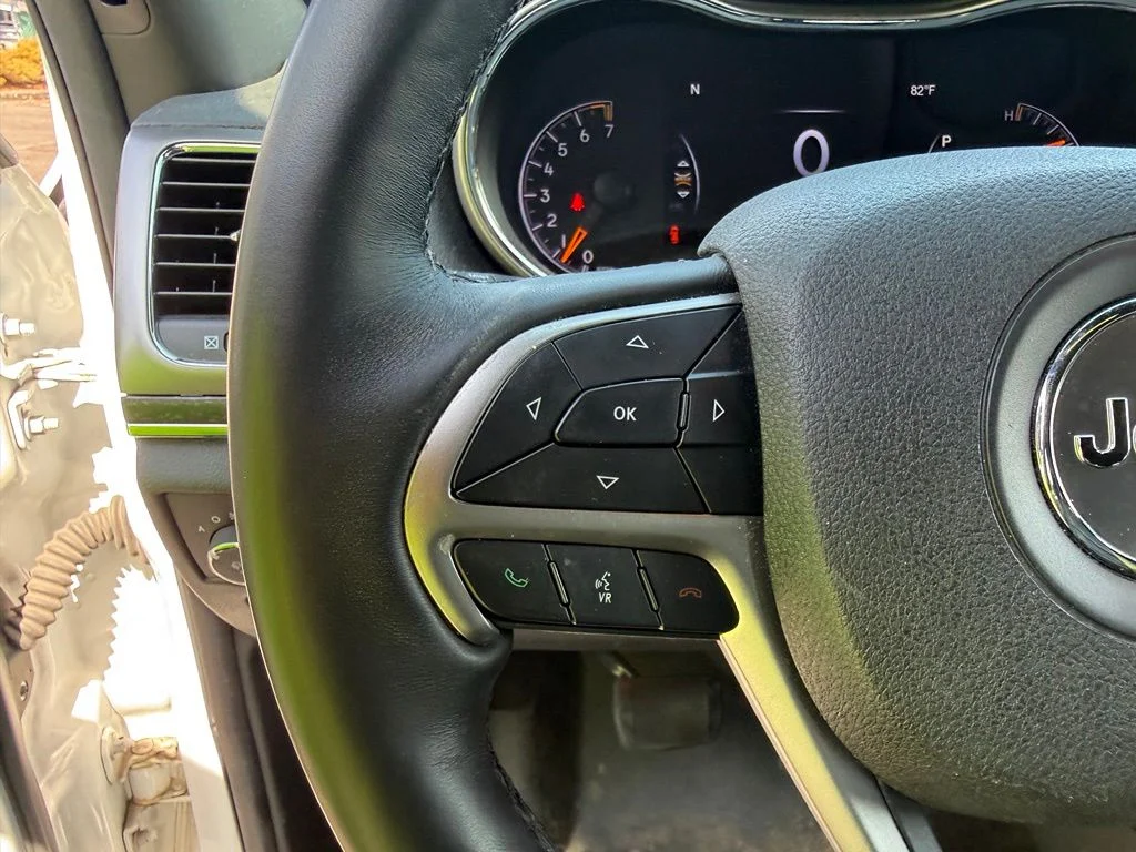 Used 2018 Bright White Clearcoat Jeep Limited image 11