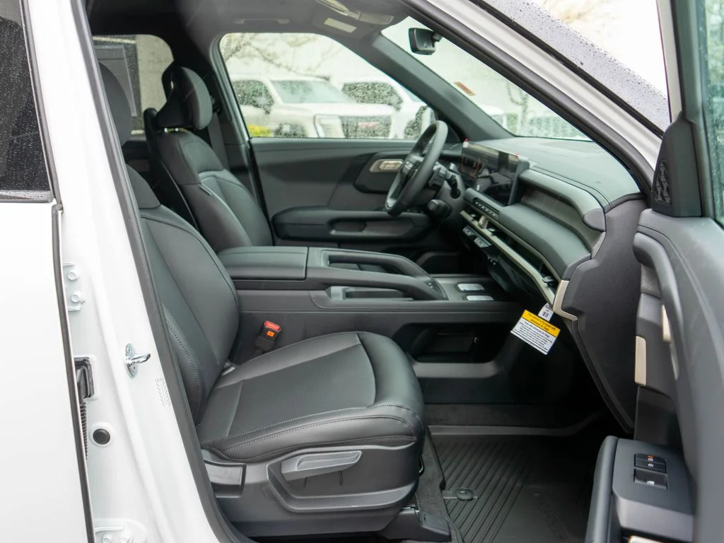 New 2027 Glacial White Pearl Kia S image 10