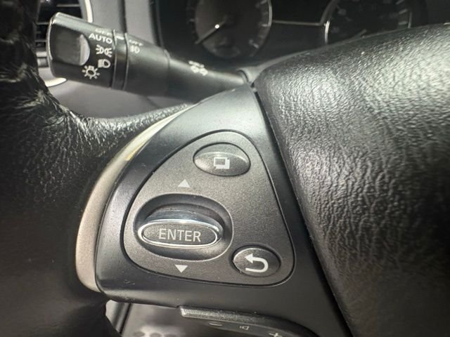 Used 2020 Gray Nissan SL image 19