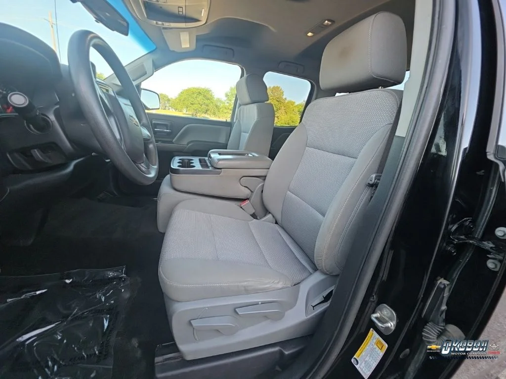 Used 2018 Black Chevrolet Custom image 16