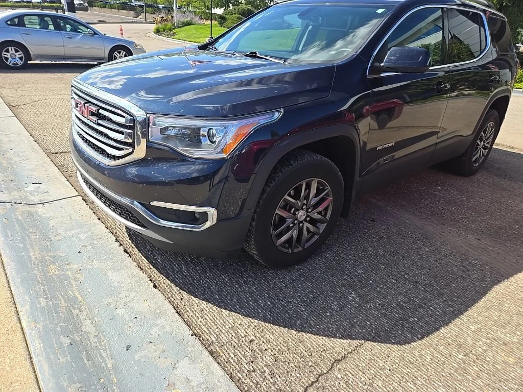 Certified Used 2017 DARK SAPPHIRE BLUE METALLIC GMC SLT image 5