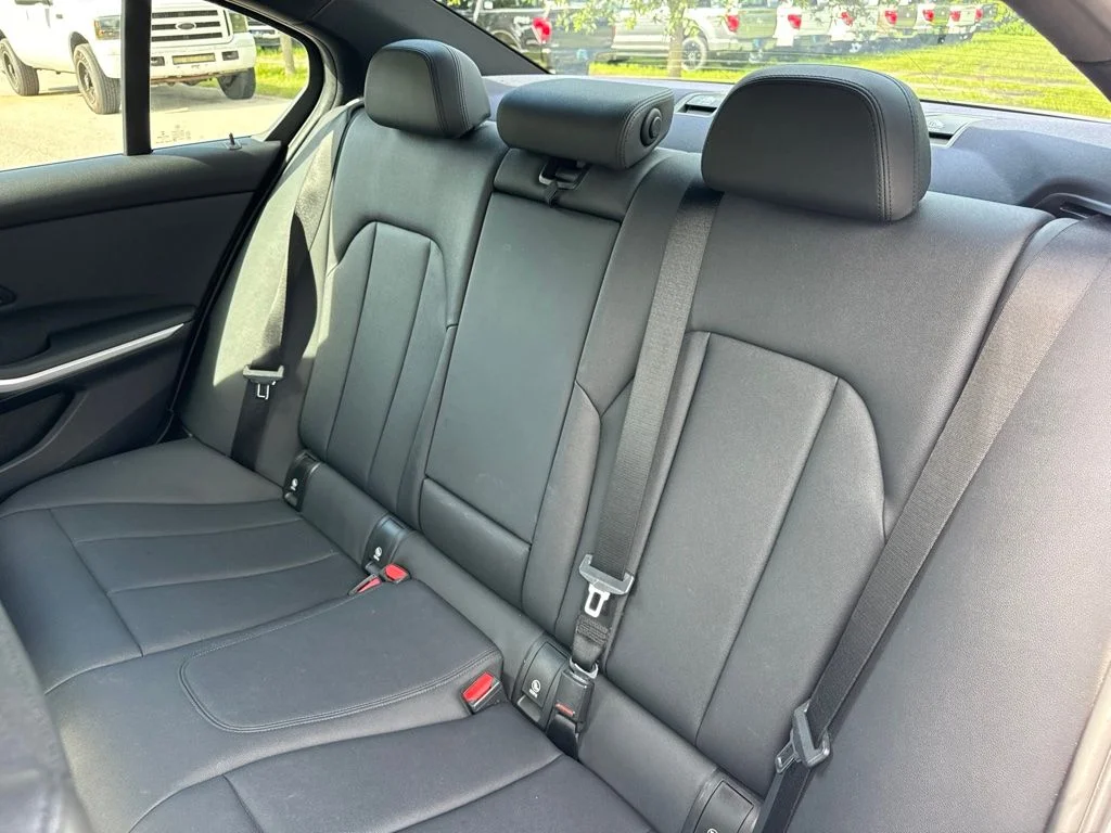 Used 2020 Alpine White BMW 330i image 11