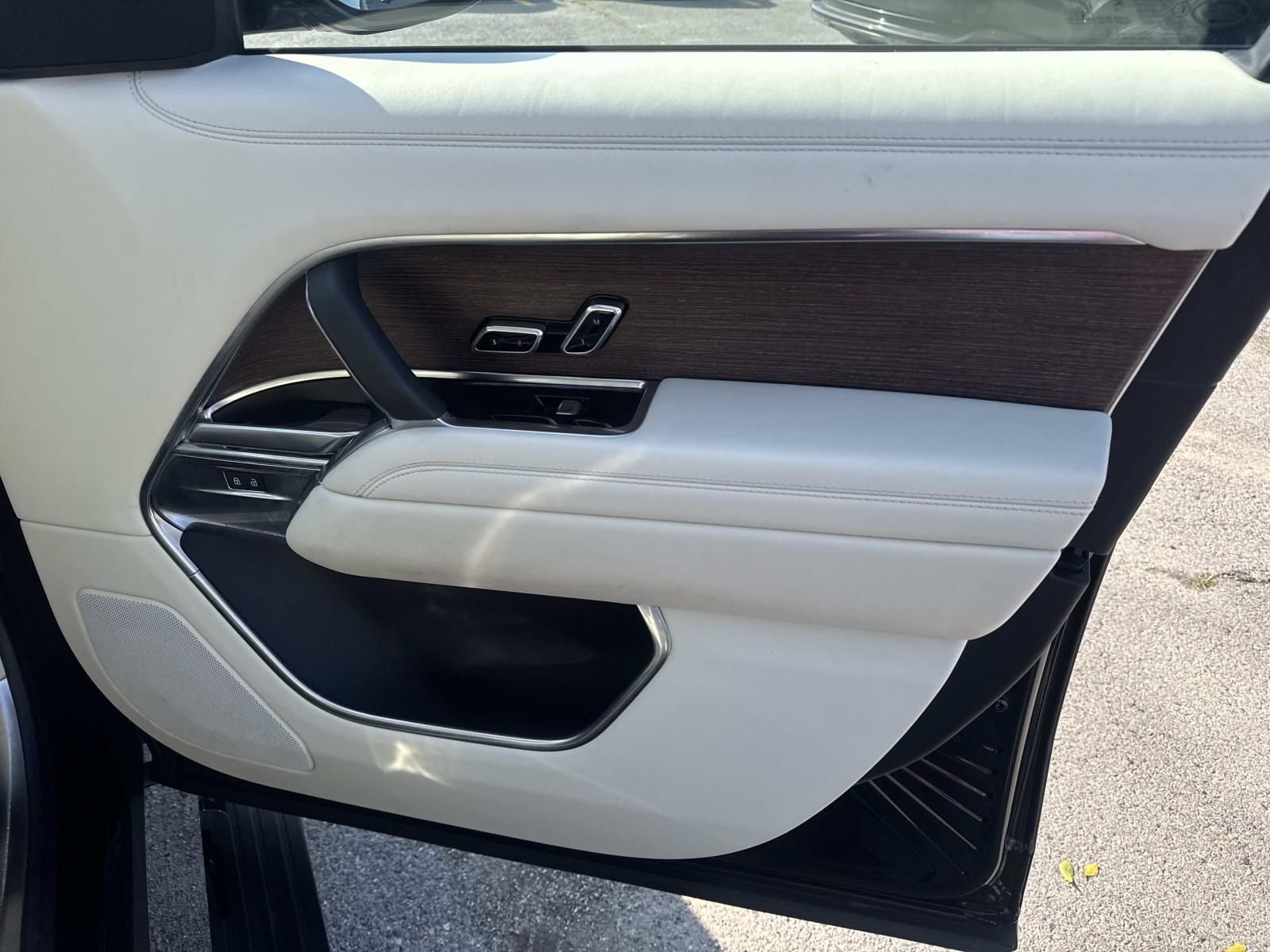 2023 Land Rover Range Rover SE - Photo 14
