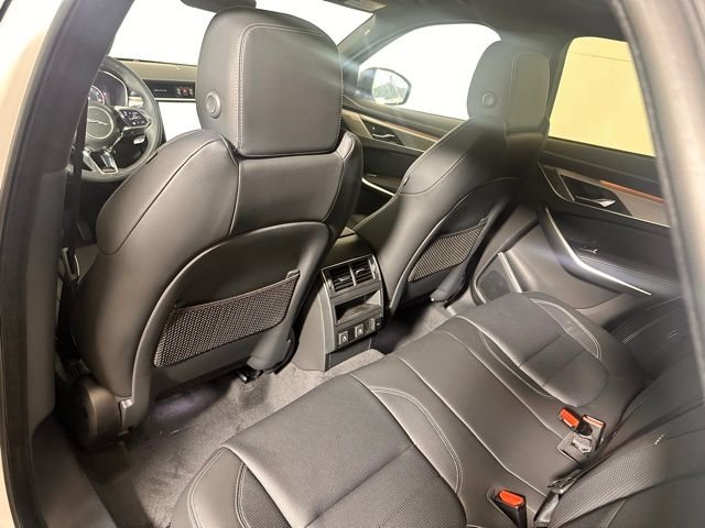 2026 Jaguar F-Pace R-Dynamic S - Photo 17