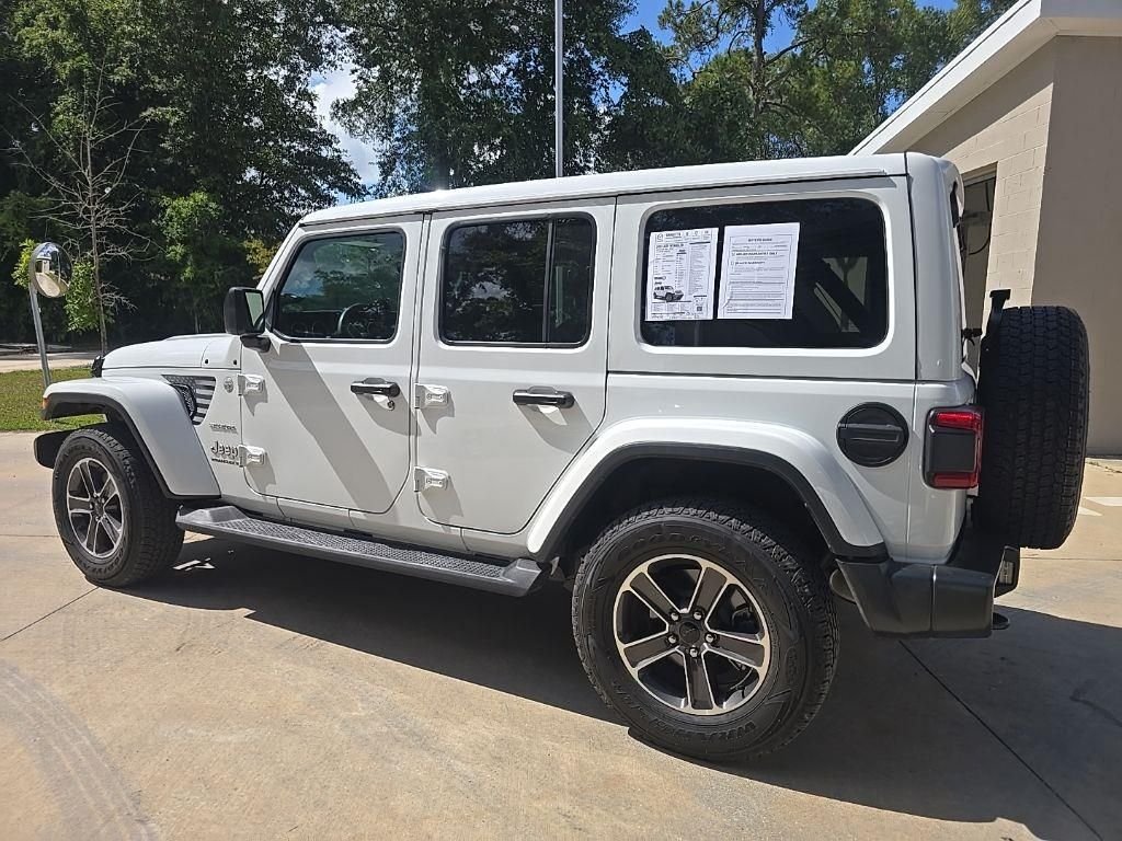 Used 2023 White Jeep Sahara image 22