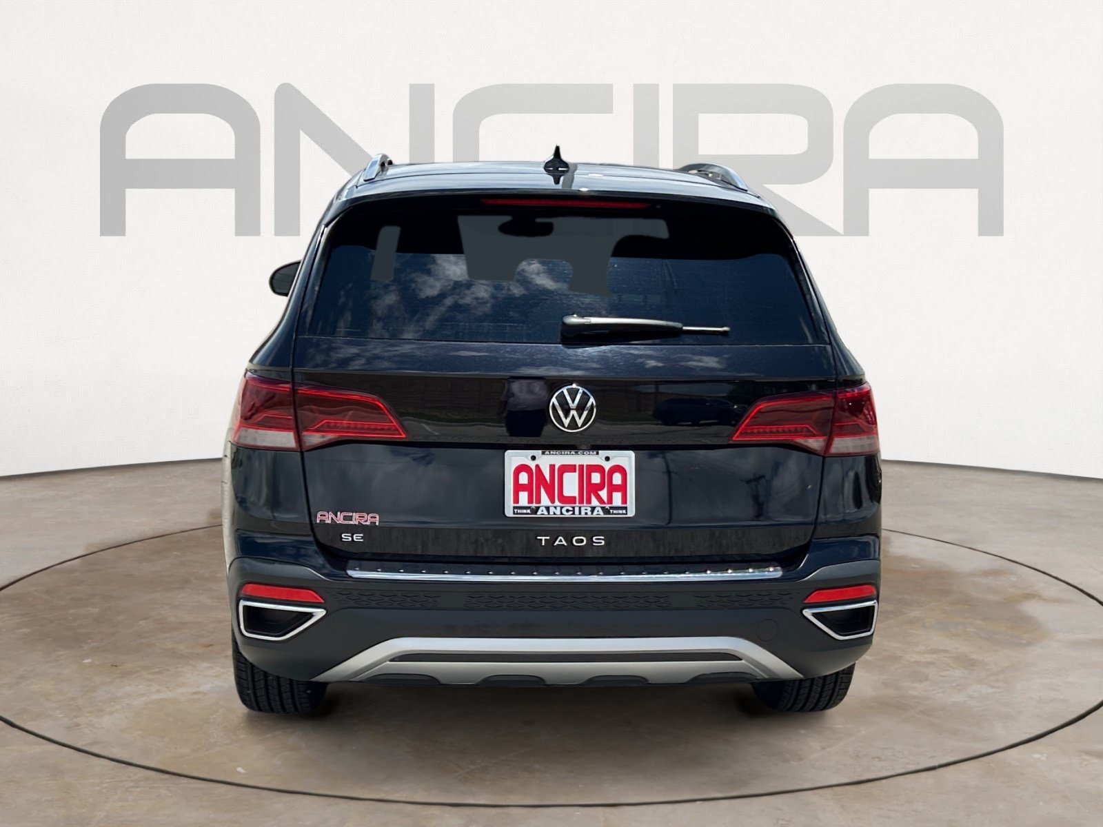 Used 2023 Deep Black Volkswagen SE image 9