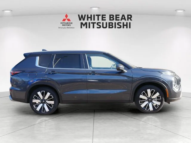 Certified Used 2026 Graphite Gray Mitsubishi SE image 6