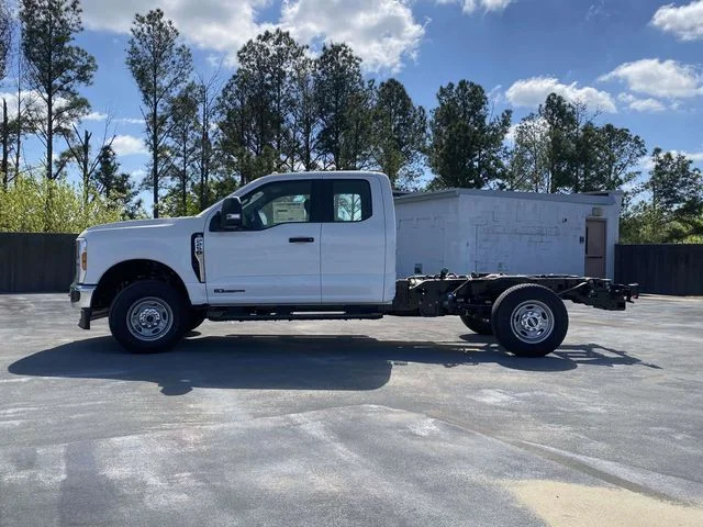 New 2026 Oxford White Ford F-250® XL image 6