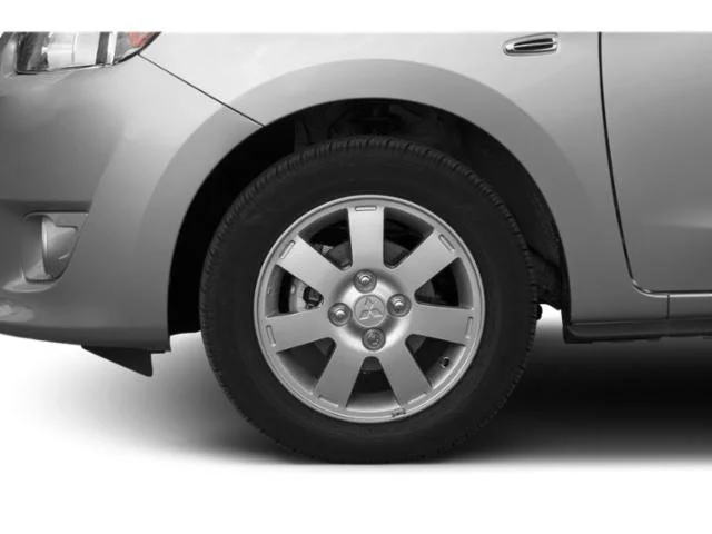 Used 2015  Mitsubishi DE image 11