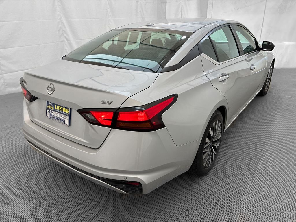 Used 2024 Silver Nissan 2.5 SV image 7