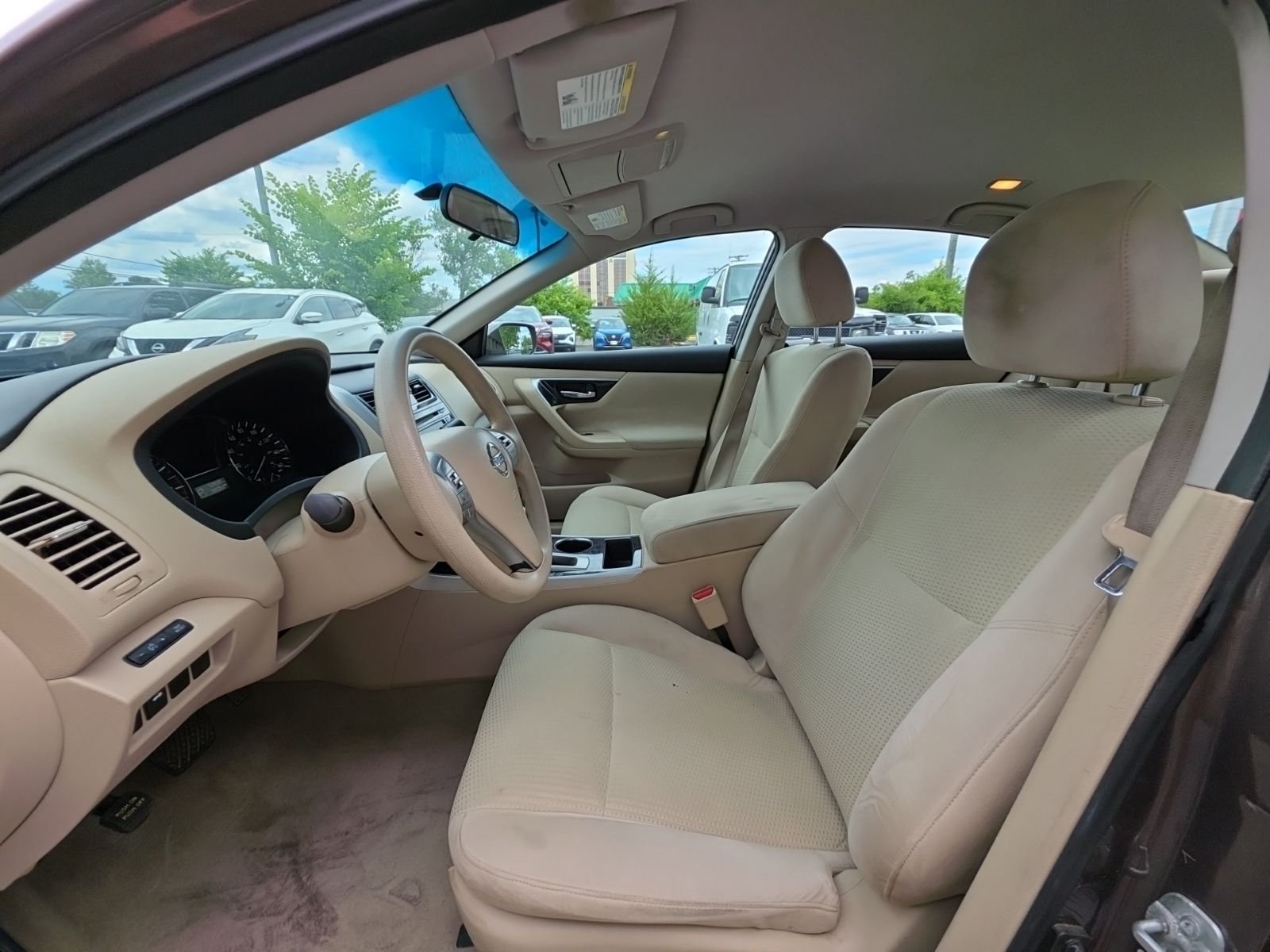 Used 2014 Brown Nissan 2.5 S image 8
