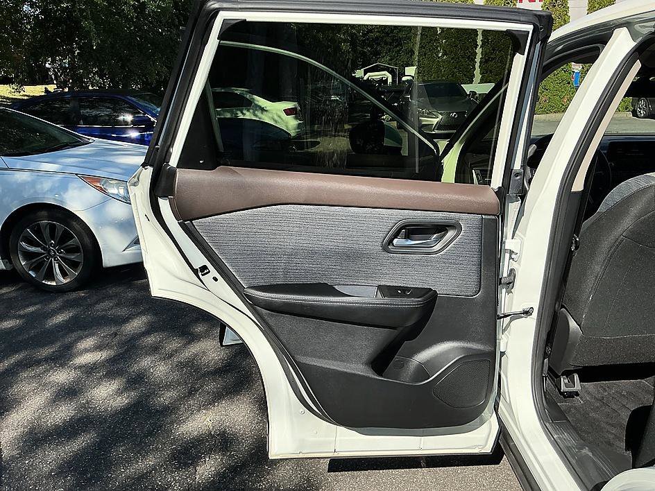 Used 2023 Pearl White Tricoat Nissan SV image 21