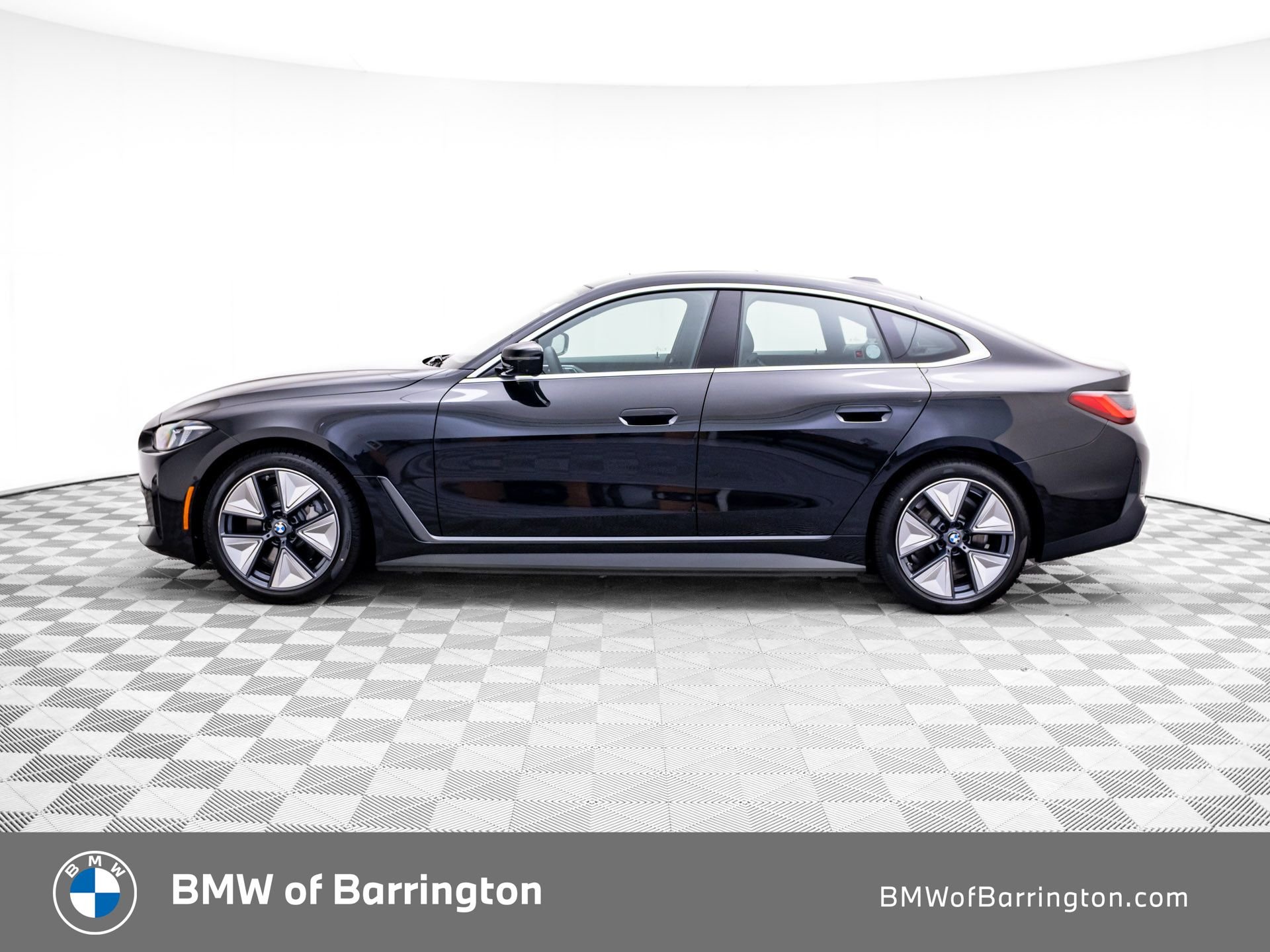 New 2026 Black Sapphire Metallic BMW xDrive40 image 2