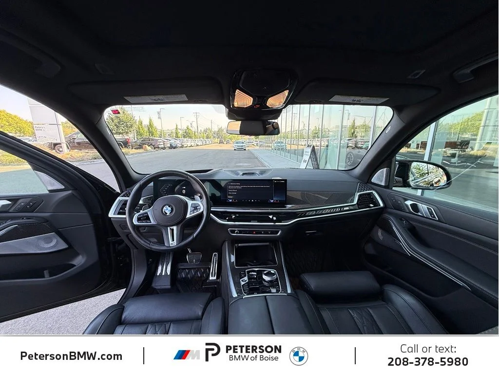 Used 2025 Black BMW M60i image 22