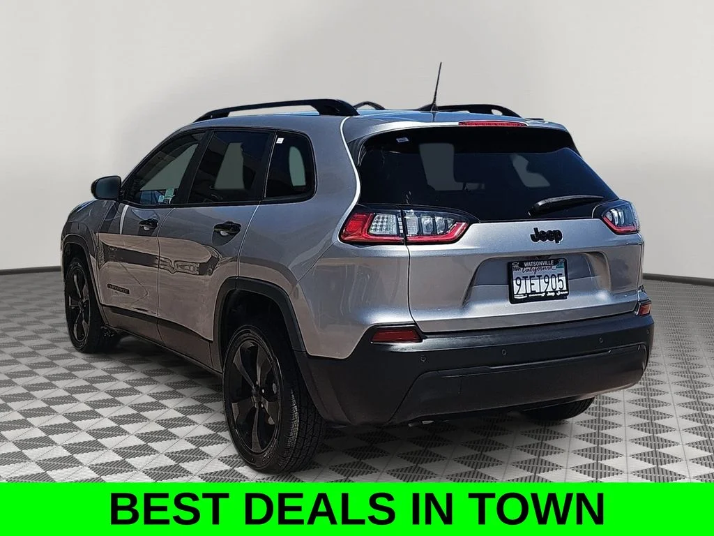 Used 2021 Silver Jeep Latitude Plus image 5