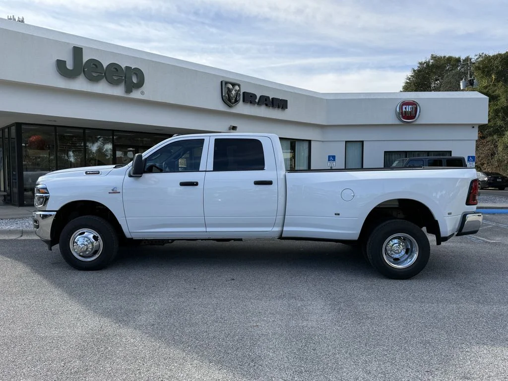 2026 RAM 3500 Tradesman - Photo 7