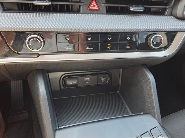 Used 2025 Snow White Pearl Kia LX image 19