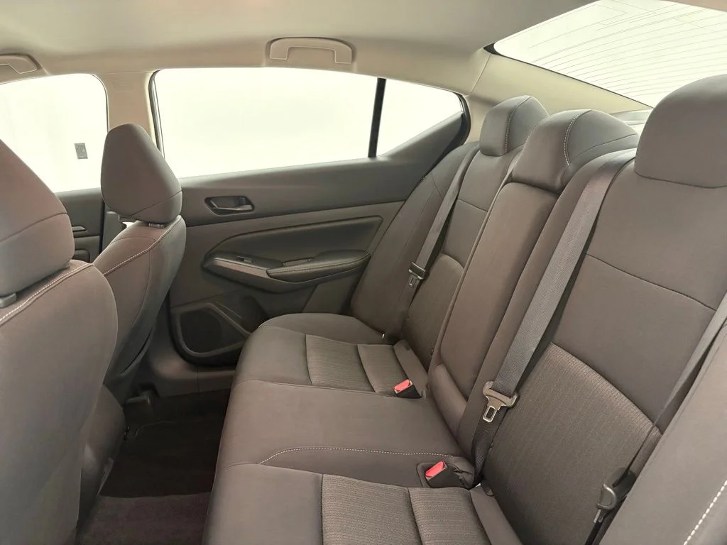 Used 2025 Silver Nissan 2.5 SV image 28