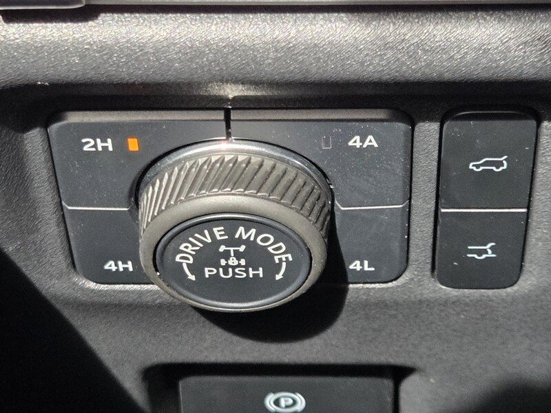 Used 2025 White Metallic FORD TREMOR 4X4 image 32