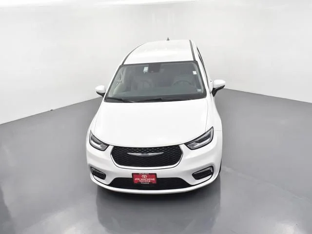 Used 2023 White Chrysler Touring L image 15