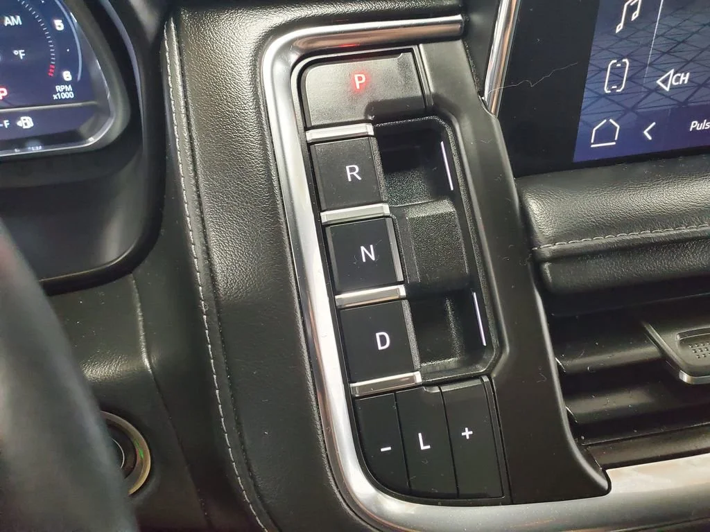 Used 2023 Summit White GMC SLE image 18