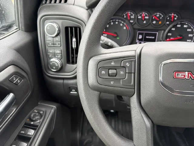 New 2026 Summit White GMC Pro image 28
