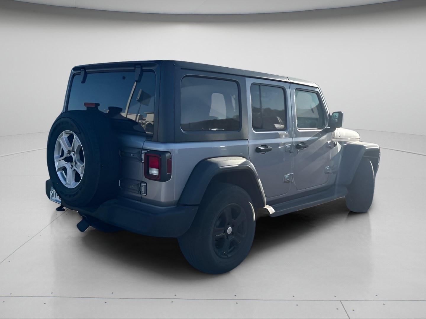 Used 2018 Billet Silver Metallic Clearcoat Jeep Unlimited Sport S image 6