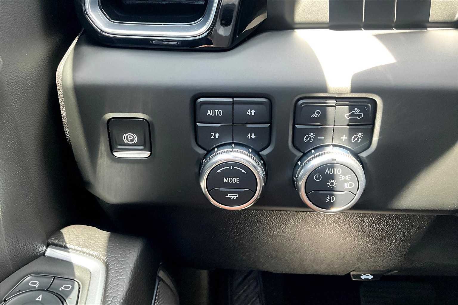 Used 2024 Sterling Metallic GMC Denali image 35