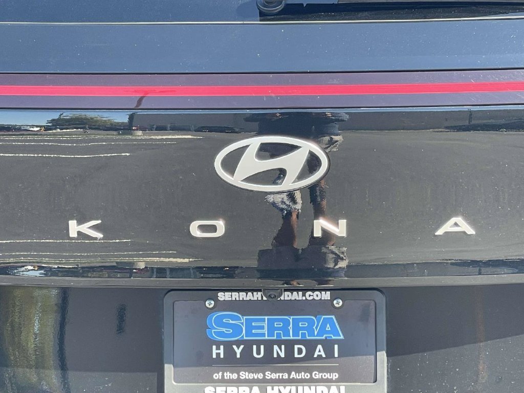Used 2025 Black Hyundai SEL Convenience image 4