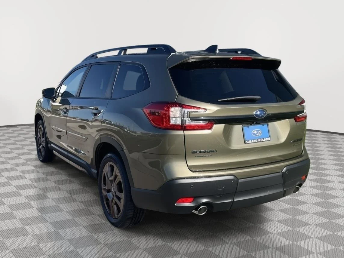 New 2026 Autumn Green Metallic Subaru Limited Bronze Edition image 3