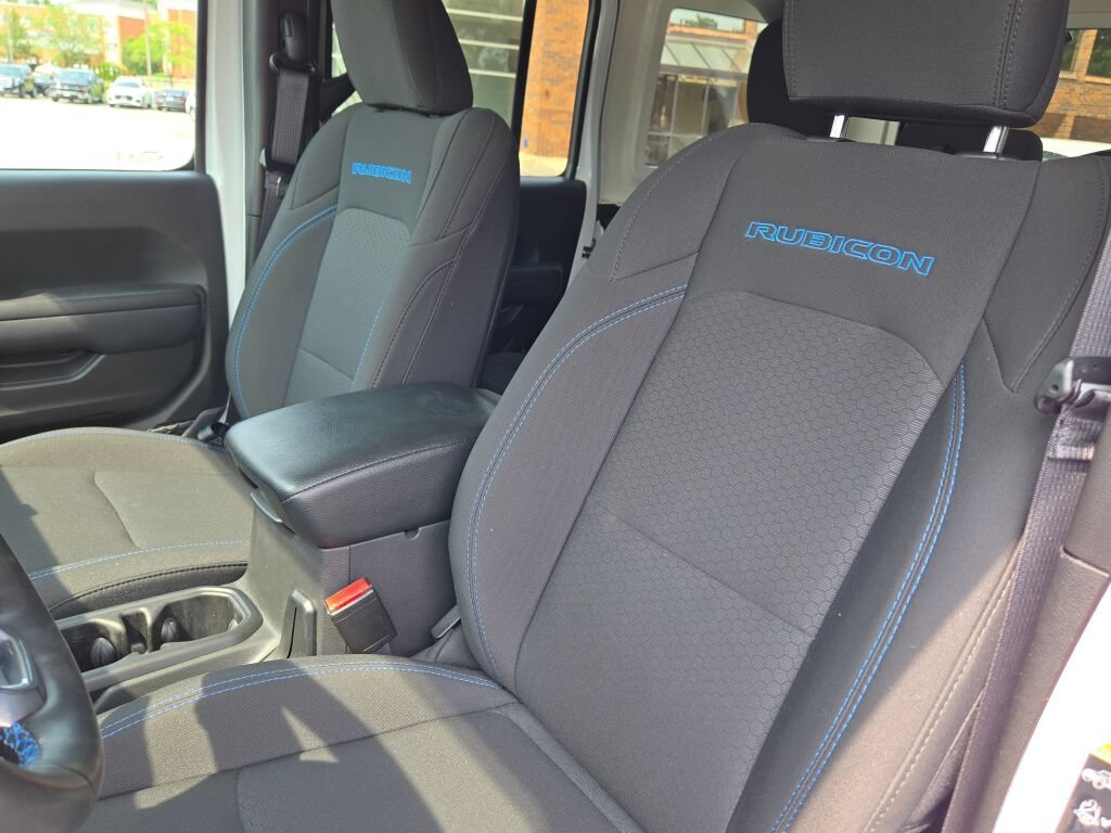 Used 2022 White Jeep Unlimited Rubicon 4xe image 25